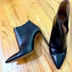 Bally black leather heeled boots size 37.5